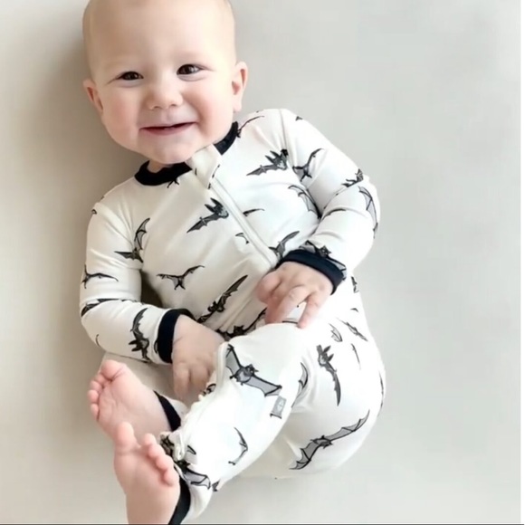 Kyte BABY Other - 🦇 RARE Bats Halloween Kyte Baby Halloween Romper